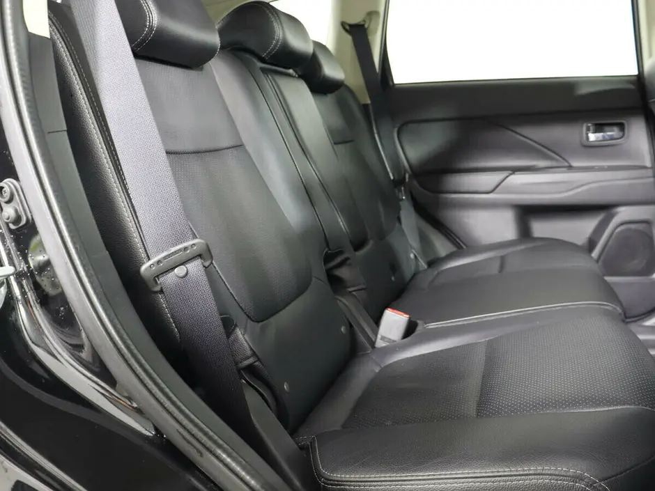Mitsubishi Outlander, 2015 г.