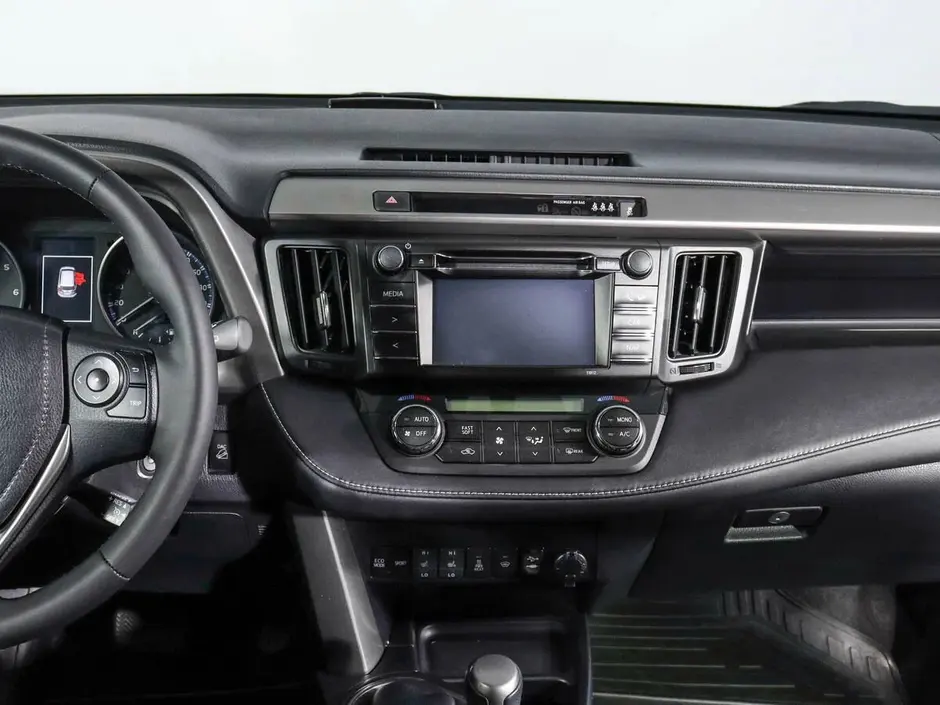 Toyota RAV4, 2015 г.